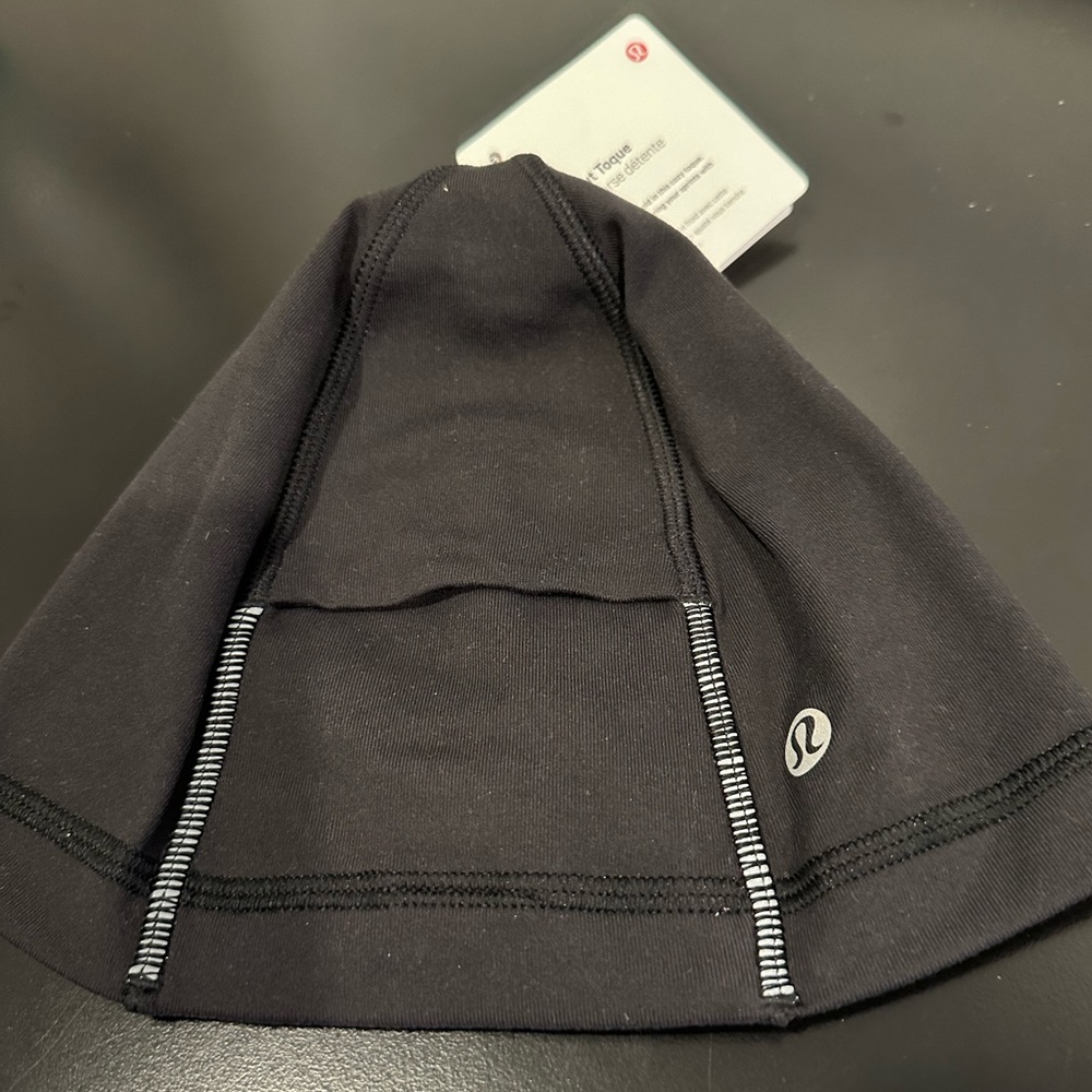 Lululemon toque beanie